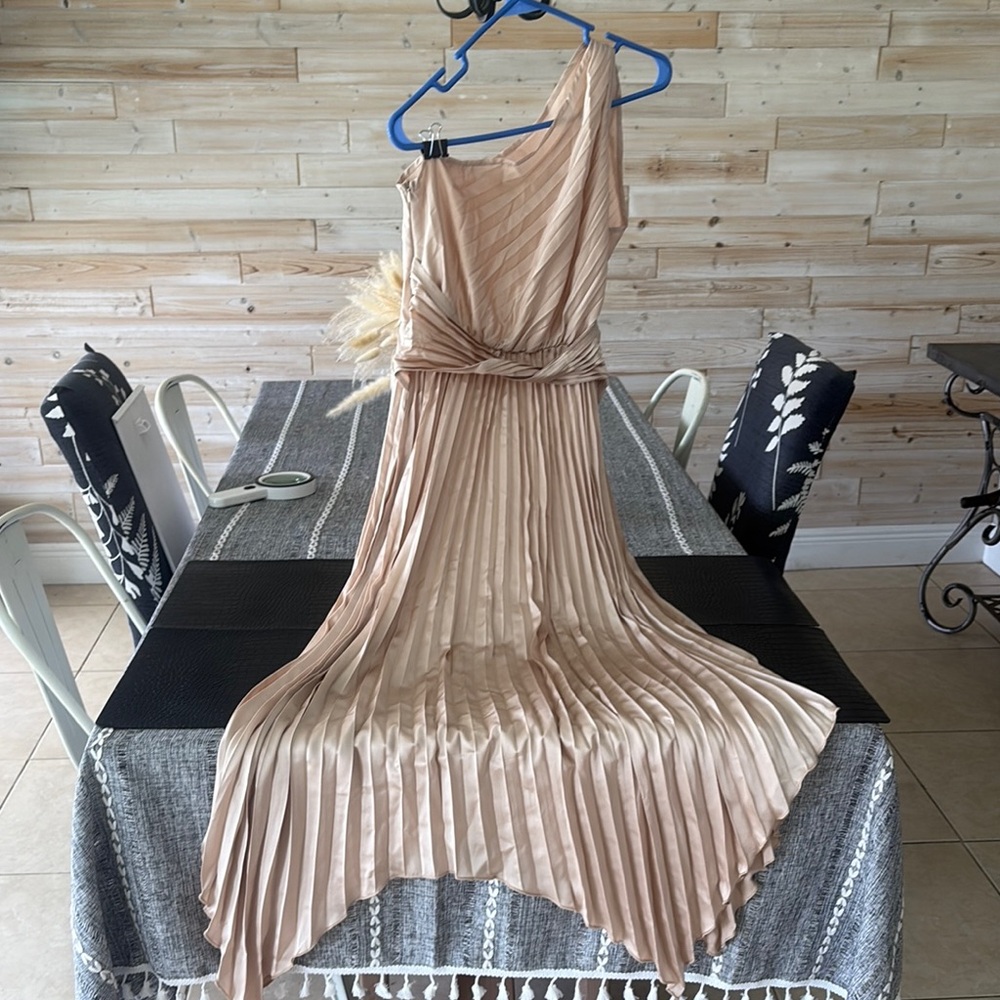 Elegant One-Shoulder Tan Dress